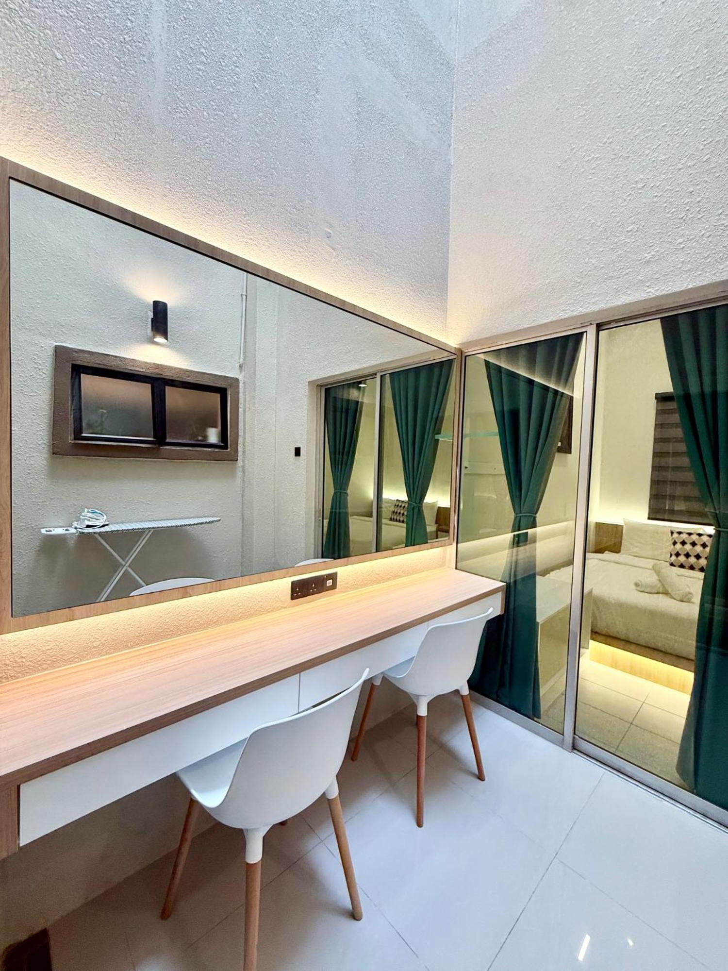 Vila Lyl Evenhill Private Pool-18-23pax 5br Ipoh