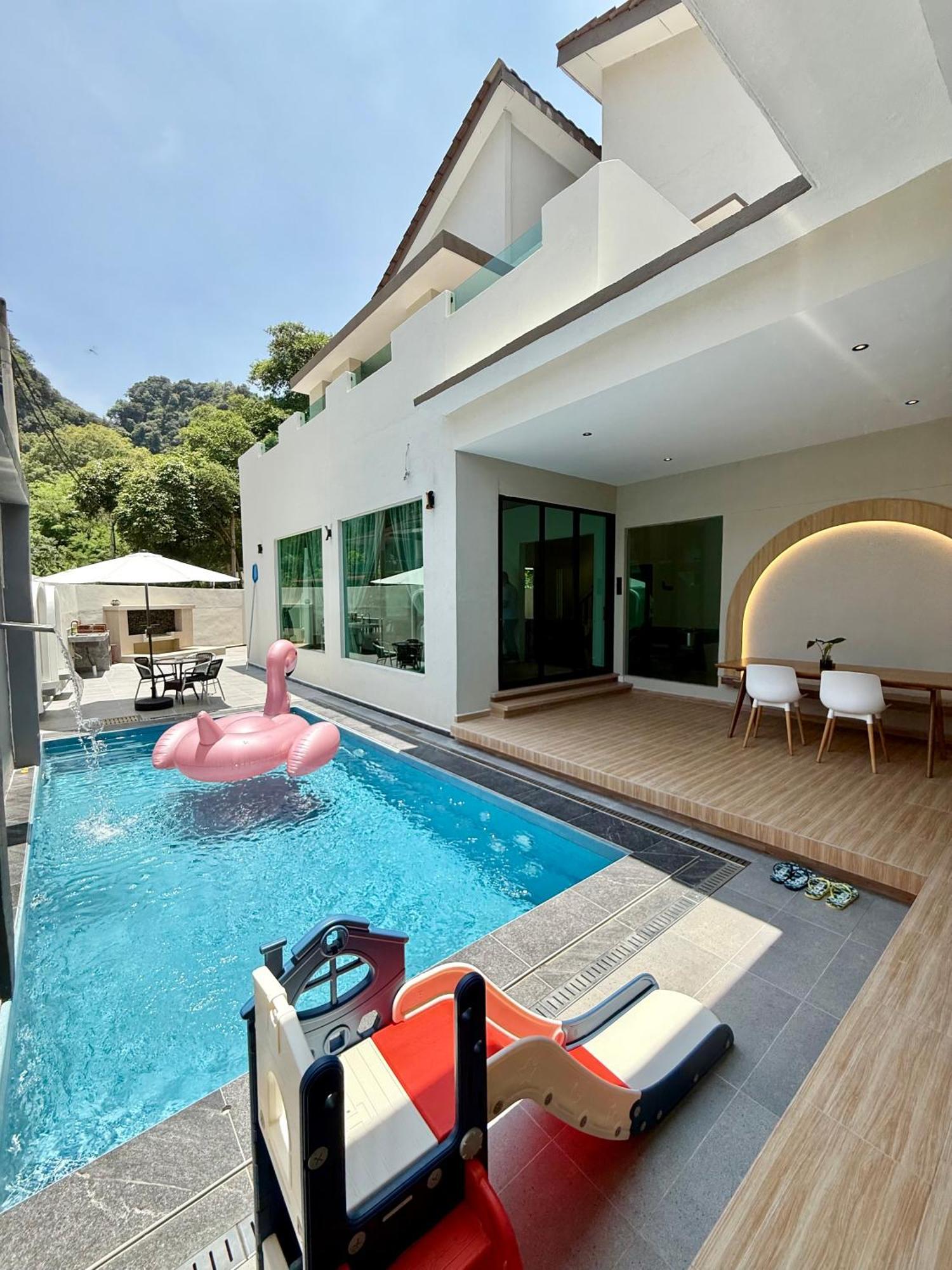 Vila Lyl Evenhill Private Pool-18-23pax 5br Ipoh